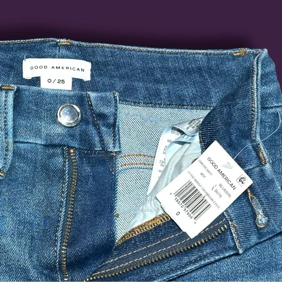 💥HP💥NWT Good American Distressed Knee Good Waist Crop Jeans. 👖 SIZE 0/25 - Picture 4 of 16